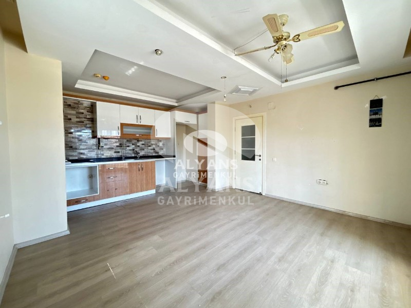 ALYANS'TAN TECE MERKEZ'DE GENİŞ METRAJ KİRALIK 1+1 DAİRE