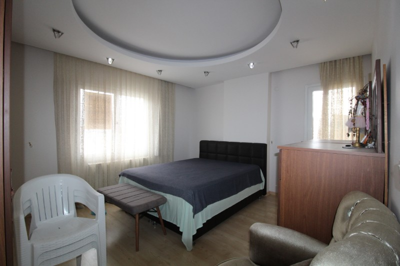 ASLAN'DAN CEPHELERİ AÇIK MERKEZİ KONUMDA ACİL SATILIK 3+1