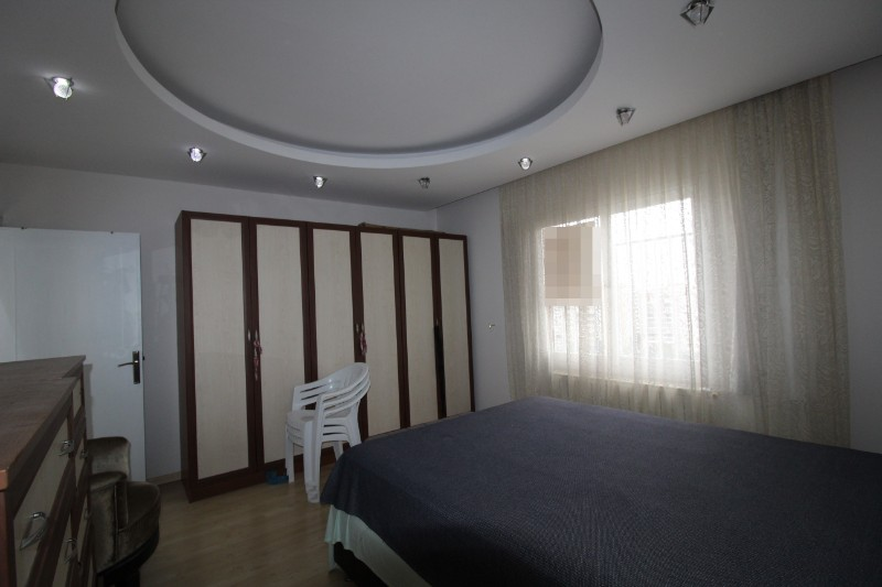 ASLAN'DAN CEPHELERİ AÇIK MERKEZİ KONUMDA ACİL SATILIK 3+1