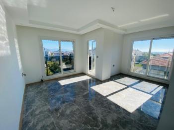 Didim Cumhuriyet'te Satılık 2+1 Masrafsız Boş Daire