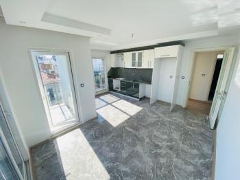 Didim Cumhuriyet'te Satılık 2+1 Masrafsız Boş Daire