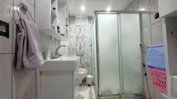 Elmas’tan Menderes’te Site İçi Denize Yakın Nezih Bölgede 3+1