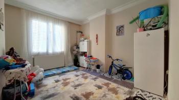 Elmas’tan Menderes’te Site İçi Denize Yakın Nezih Bölgede 3+1