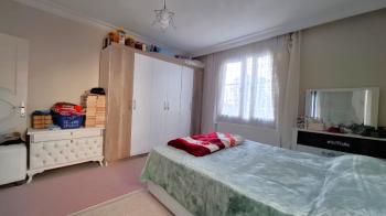 Elmas’tan Menderes’te Site İçi Denize Yakın Nezih Bölgede 3+1