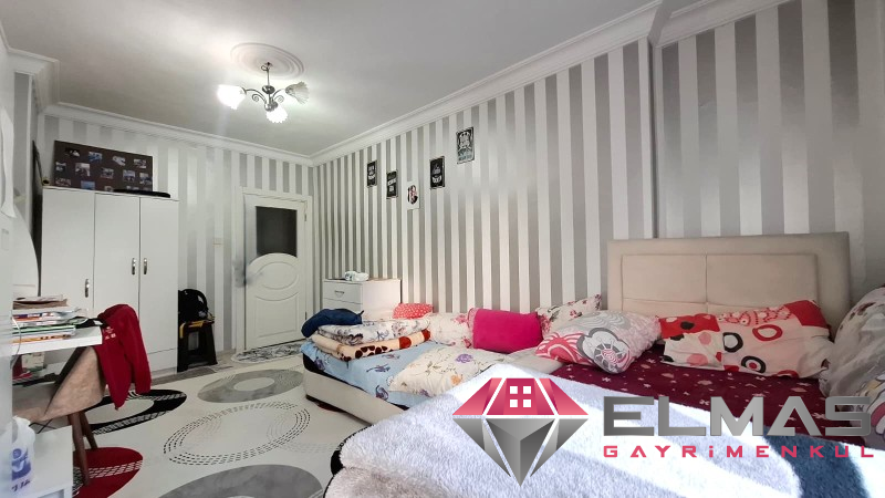 Elmas’tan Menderes’te Site İçi Denize Yakın Nezih Bölgede 3+1