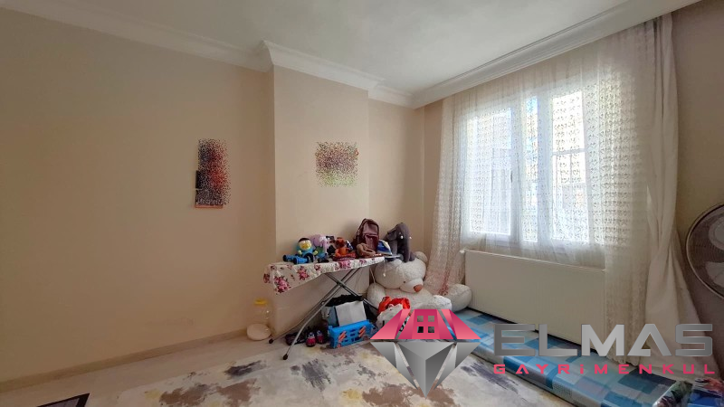 Elmas’tan Menderes’te Site İçi Denize Yakın Nezih Bölgede 3+1