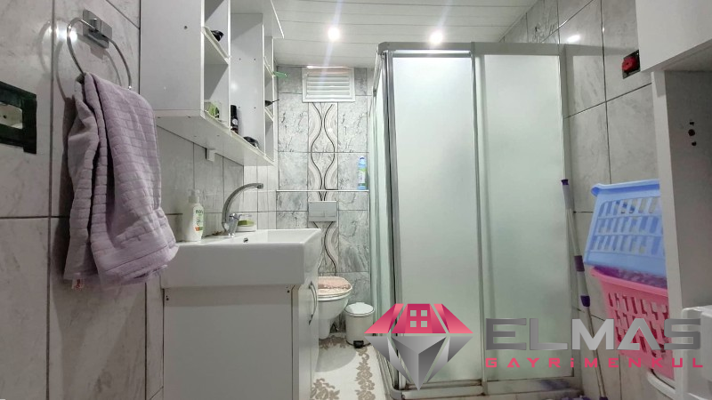 Elmas’tan Menderes’te Site İçi Denize Yakın Nezih Bölgede 3+1