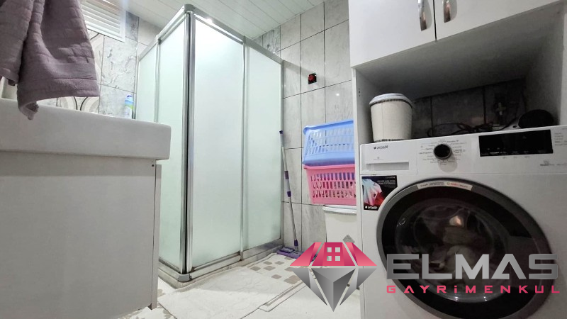 Elmas’tan Menderes’te Site İçi Denize Yakın Nezih Bölgede 3+1