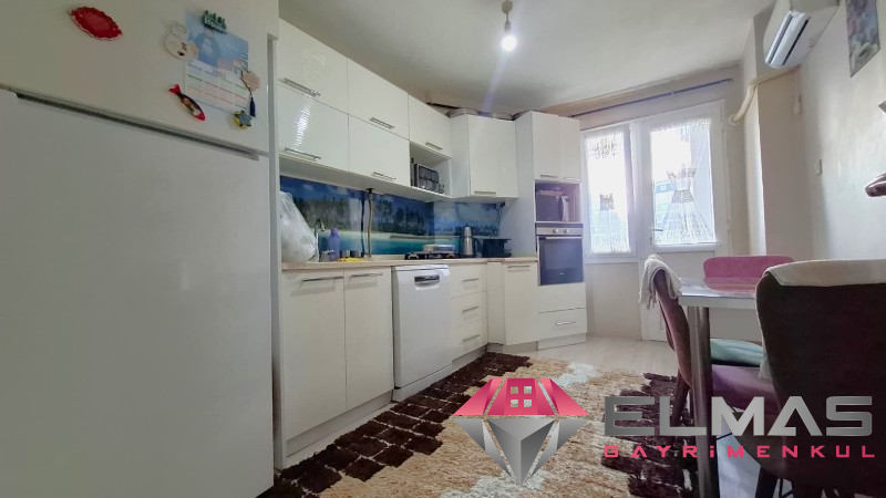 Elmas’tan Menderes’te Site İçi Denize Yakın Nezih Bölgede 3+1