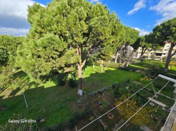 KUŞADASINDA PLAJA VE DENİZE  200 METRE SİTE İÇERİSİNDE SATILIK DAİRESİ