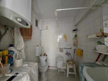 KUŞADASINDA PLAJA VE DENİZE  200 METRE SİTE İÇERİSİNDE SATILIK DAİRESİ