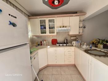 KUŞADASINDA PLAJA VE DENİZE  200 METRE SİTE İÇERİSİNDE SATILIK DAİRESİ