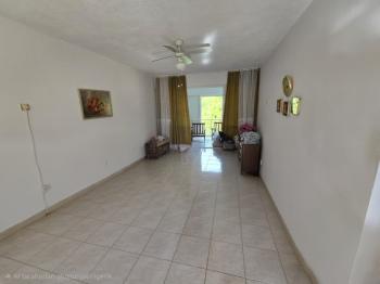 KUŞADASINDA PLAJA VE DENİZE  200 METRE SİTE İÇERİSİNDE SATILIK DAİRESİ