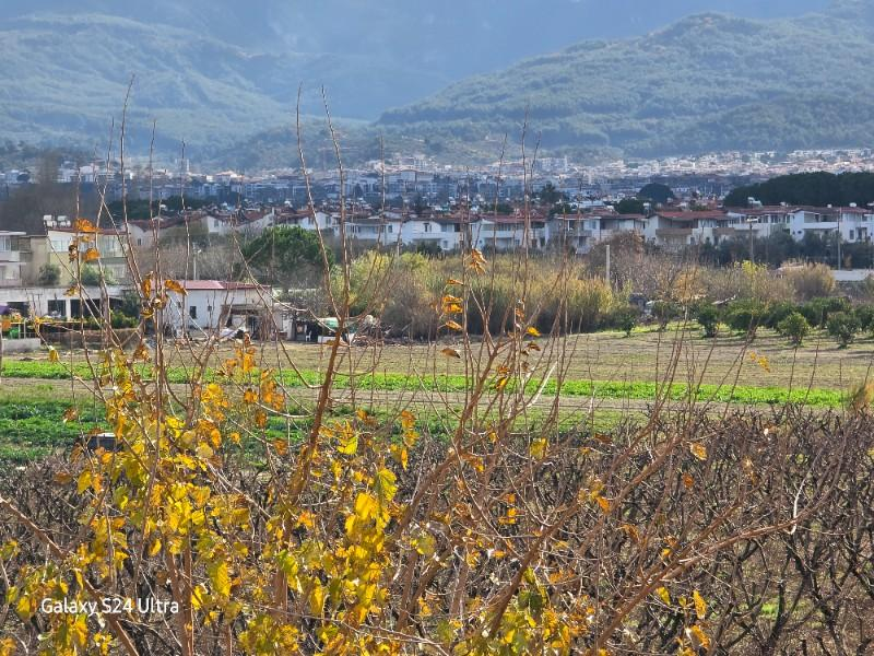 KUŞADASINDA PLAJA VE DENİZE  200 METRE SİTE İÇERİSİNDE SATILIK DAİRESİ