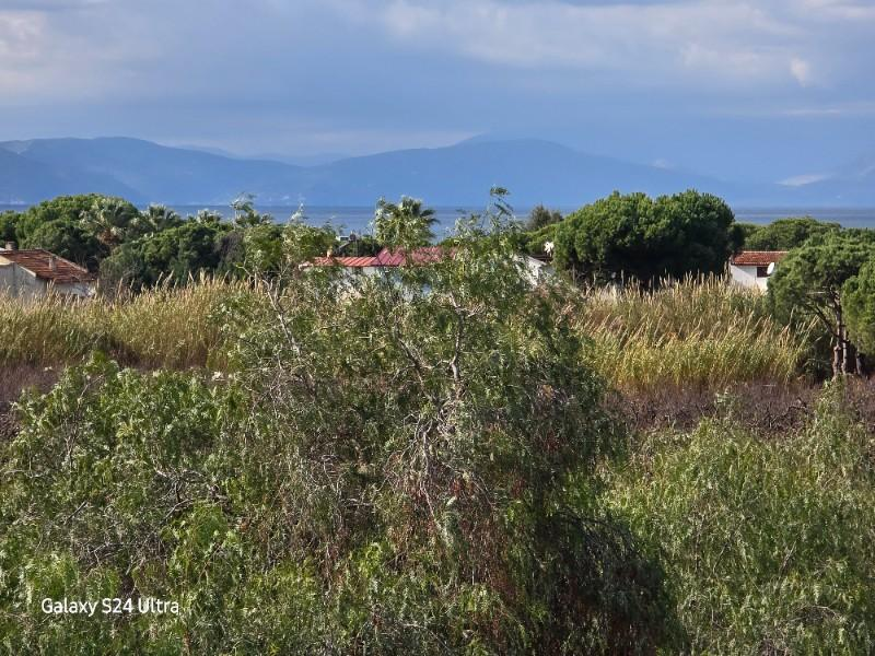 KUŞADASINDA PLAJA VE DENİZE  200 METRE SİTE İÇERİSİNDE SATILIK DAİRESİ