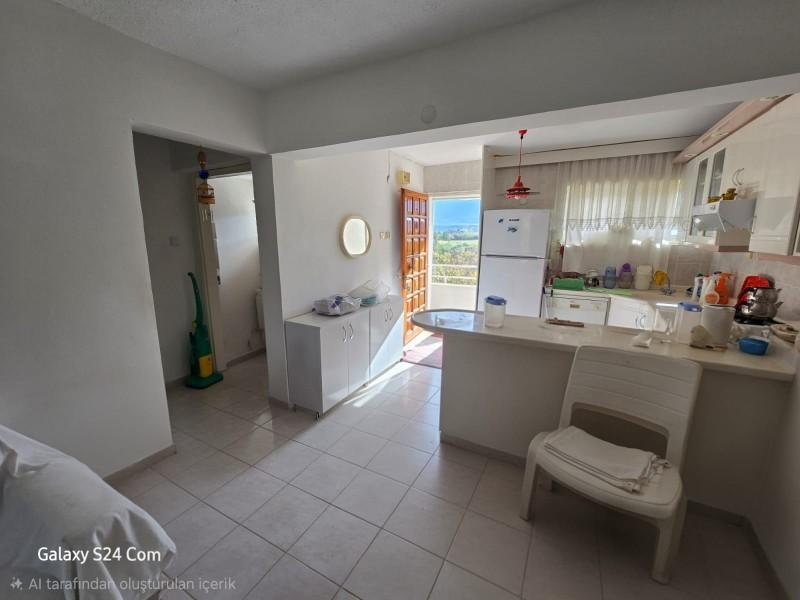 KUŞADASINDA PLAJA VE DENİZE  200 METRE SİTE İÇERİSİNDE SATILIK DAİRESİ