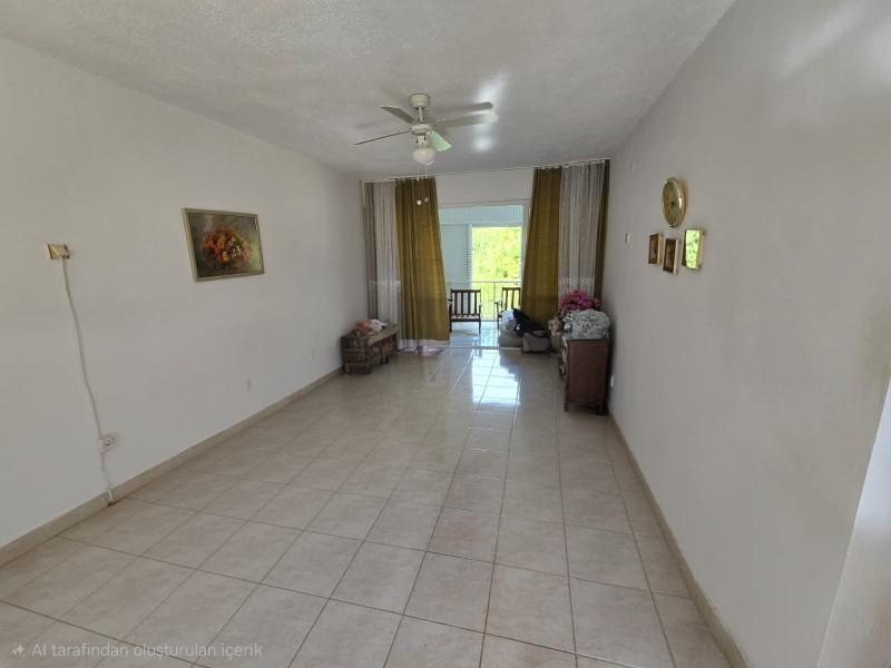 KUŞADASINDA PLAJA VE DENİZE  200 METRE SİTE İÇERİSİNDE SATILIK DAİRESİ