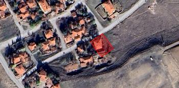 GÜVENAY - ÇORUM GÜLABİBEY KAPAKLI MEVKİ 550 m2 SATILIK KONUT ARSASI