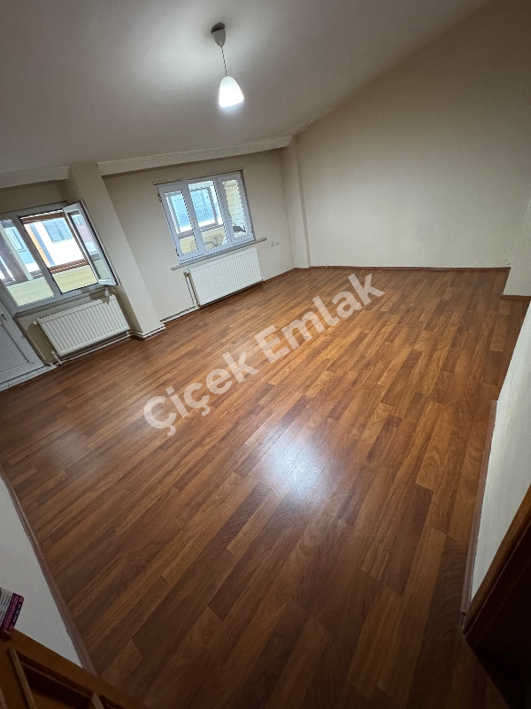 Çırçır’da Çatı Katı 3+1 Kiralık Daire