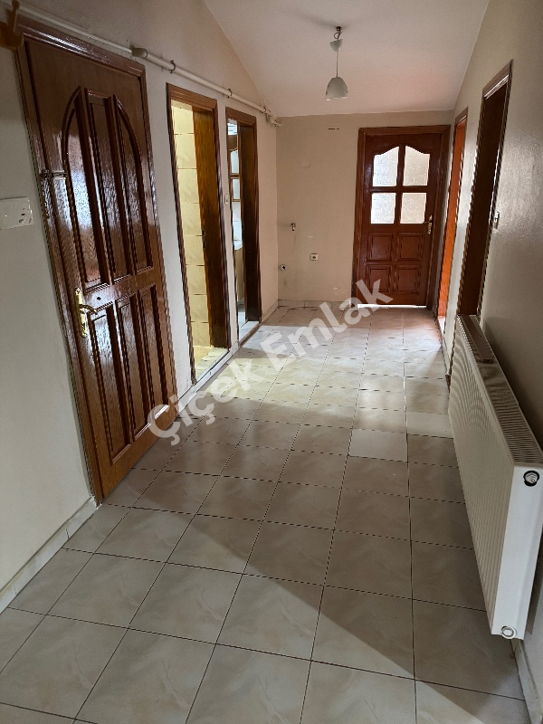 Çırçır’da Çatı Katı 3+1 Kiralık Daire