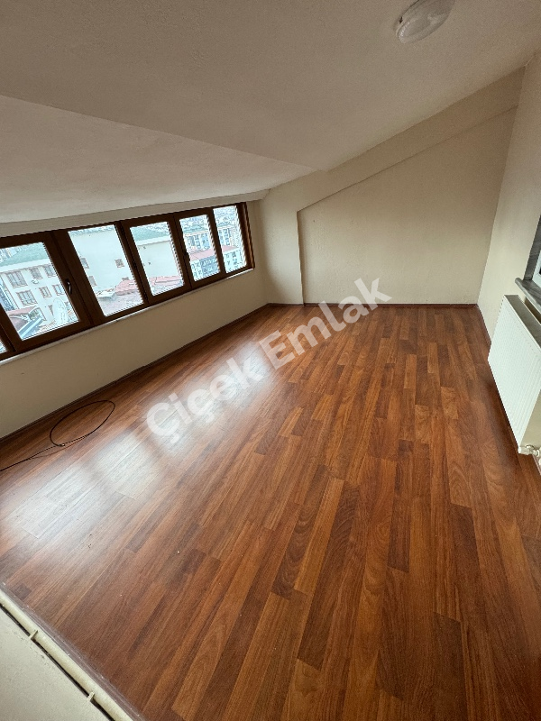 Çırçır’da Çatı Katı 3+1 Kiralık Daire