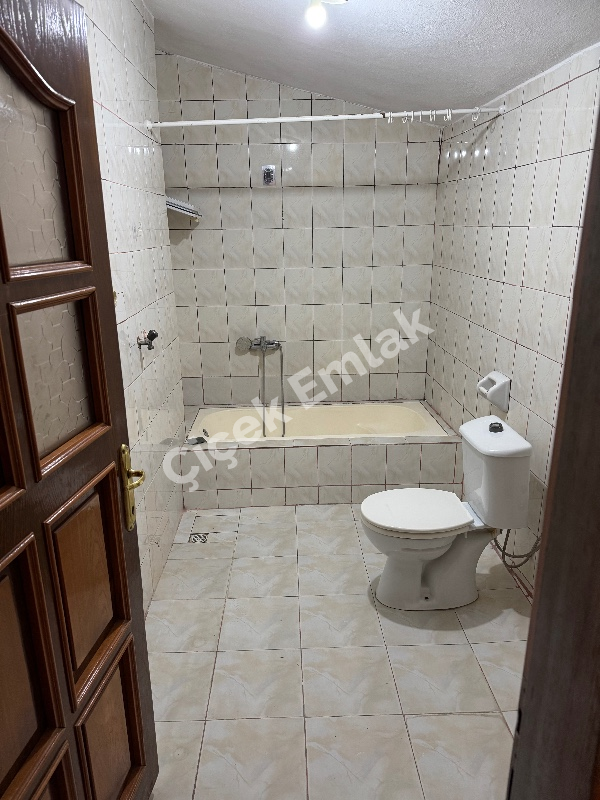 Çırçır’da Çatı Katı 3+1 Kiralık Daire