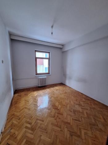 GÜVENAY - ÇORUM BAHÇELİEVLER MAH. LİLA PASTANESİ CİVARI KİRALIK 4+1 DAİRE 