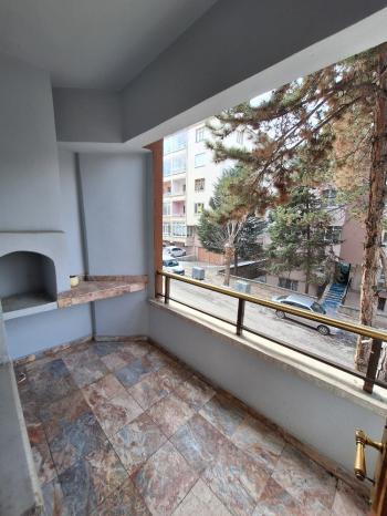 GÜVENAY - ÇORUM BAHÇELİEVLER MAH. LİLA PASTANESİ CİVARI KİRALIK 4+1 DAİRE 