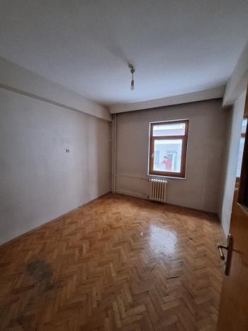 GÜVENAY - ÇORUM BAHÇELİEVLER LİLA PASTANE CİVARI KİRALIK 3+1 DAİRE 