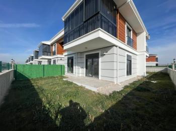 AFYON ÜÇOK EMLAKTAN HOCA AHMET YESEVİ MAH SATILIK SIFIR 3+1 LÜX DAİRE