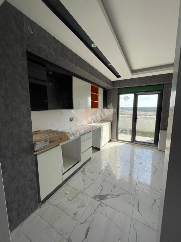 AFYON ÜÇOK EMLAKTAN HOCA AHMET YESEVİ MAH SATILIK SIFIR 3+1 LÜX DAİRE