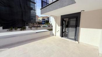  ALTINKUM’DA HAVUZLU SİTE İÇERİSİNDE DENİZE 400 MT MESAFEDE BAHÇE KATTA 2+1 AÇIK MUTFAKLI SIFIR DAİRE 