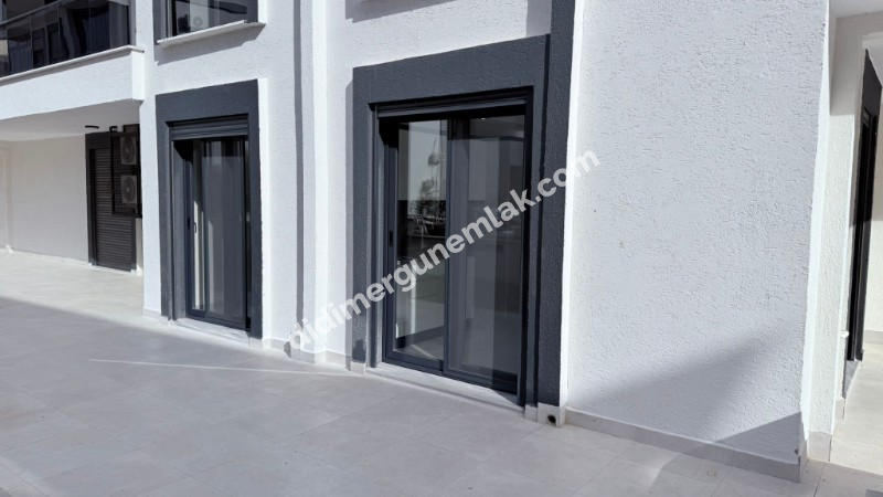  ALTINKUM’DA HAVUZLU SİTE İÇERİSİNDE DENİZE 400 MT MESAFEDE BAHÇE KATTA 2+1 AÇIK MUTFAKLI SIFIR DAİRE 