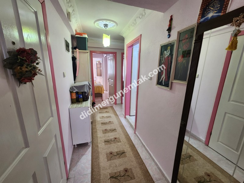 DİDİM ÇAMLIK MAHALLESİNDE DENİZE SADECE 500 METRE YÜRÜME MESAFESİNDE EMSALLERİNE GÖRE UYGUN 2+1 AÇIK MUTFAKLI SATILIK FIRSAT DAİRE