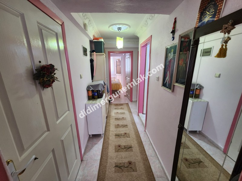 DİDİM ÇAMLIK MAHALLESİNDE DENİZE SADECE 500 METRE YÜRÜME MESAFESİNDE EMSALLERİNE GÖRE UYGUN 2+1 AÇIK MUTFAKLI SATILIK FIRSAT DAİRE