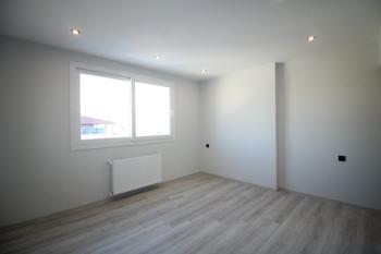 Elmas’tan Mezitli’de Tek Blok Site İçi Kullanıma Hazır 4+1