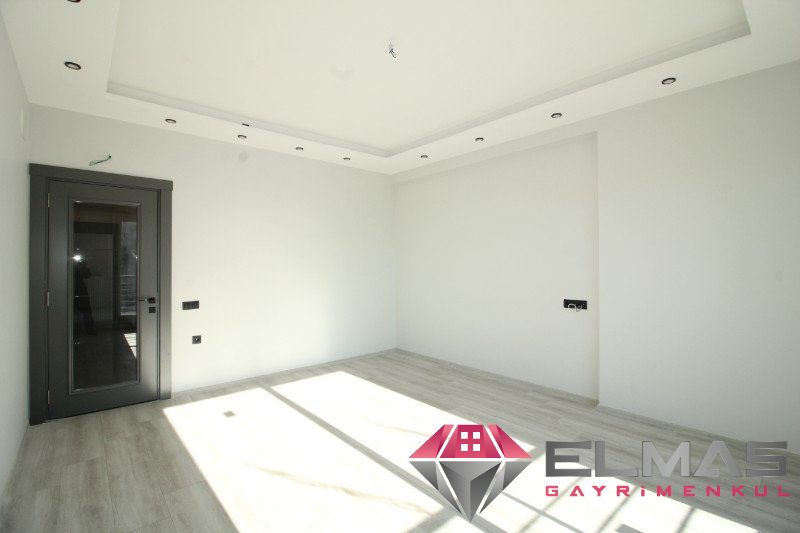 Elmas’tan Mezitli’de Tek Blok Site İçi Kullanıma Hazır 4+1