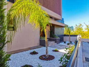 Girne Çatalköy Bölgesinde Özel Yüzme Havuzlu 4+1 Lüks Modern Satılık Villalar