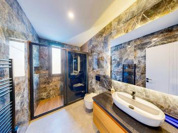 Girne Çatalköy Bölgesinde Özel Yüzme Havuzlu 4+1 Lüks Modern Satılık Villalar