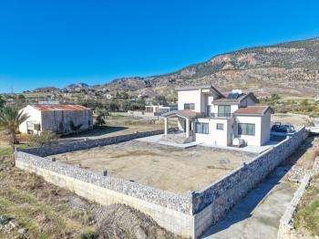  Girne Boğaz Bölgesinde Satılık Geniş Türk Malı Çiftlik Evi