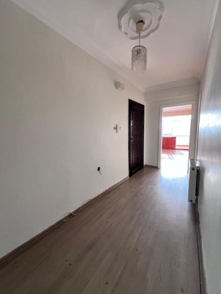 Çırçır Metro'ya 3 Dk 2+1 & 4.Kat Toprak Tapulu Boş Satılık Daire