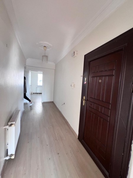 Çırçır Metro'ya 3 Dk 2+1 & 4.Kat Toprak Tapulu Boş Satılık Daire