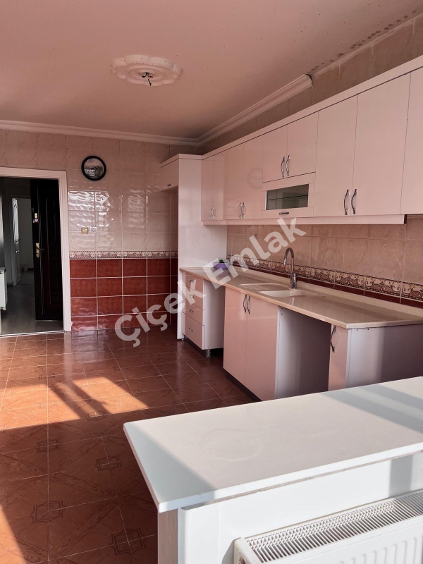 Çırçır Metro'ya 3 Dk 2+1 & 4.Kat Toprak Tapulu Boş Satılık Daire