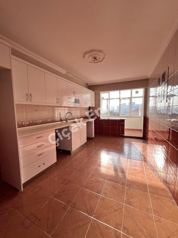 Çırçır Metro'ya 3 Dk 2+1 & 4.Kat Toprak Tapulu Boş Satılık Daire