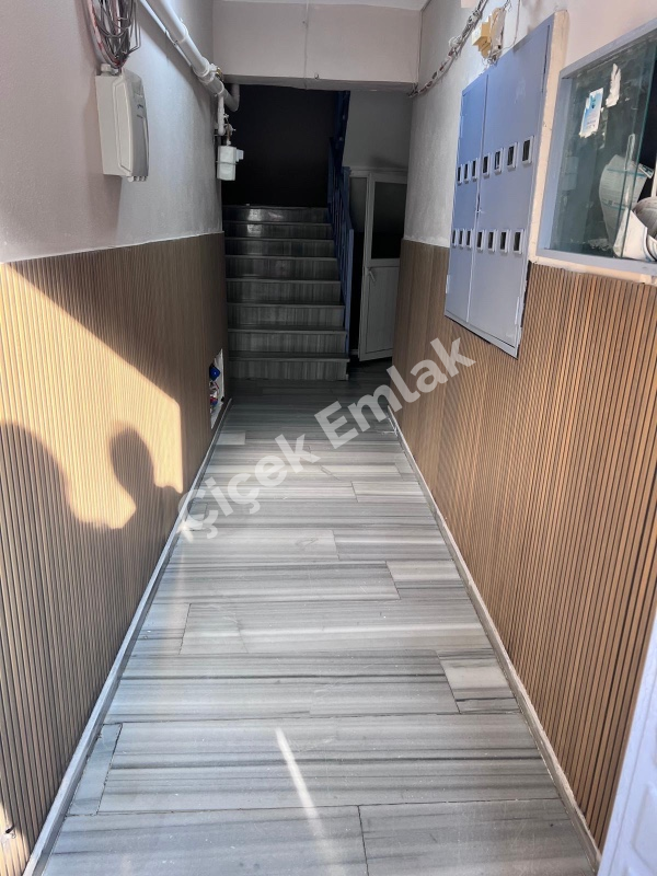 Çırçır Metro'ya 3 Dk 2+1 & 4.Kat Toprak Tapulu Boş Satılık Daire