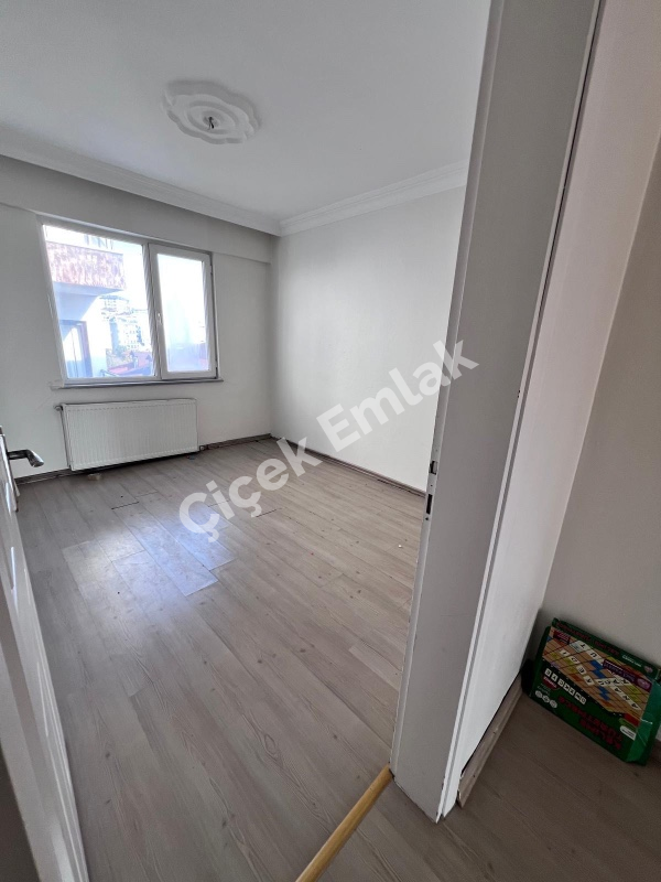 Çırçır Metro'ya 3 Dk 2+1 & 4.Kat Toprak Tapulu Boş Satılık Daire