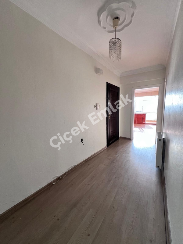 Çırçır Metro'ya 3 Dk 2+1 & 4.Kat Toprak Tapulu Boş Satılık Daire