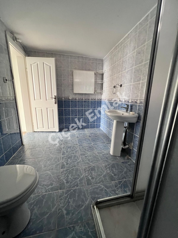 Çırçır Metro'ya 3 Dk 2+1 & 4.Kat Toprak Tapulu Boş Satılık Daire