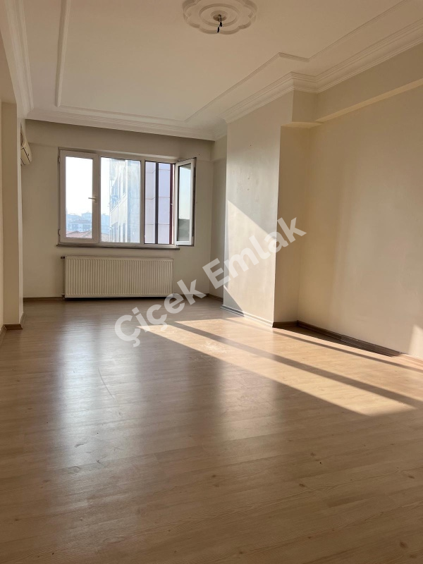 Çırçır Metro'ya 3 Dk 2+1 & 4.Kat Toprak Tapulu Boş Satılık Daire