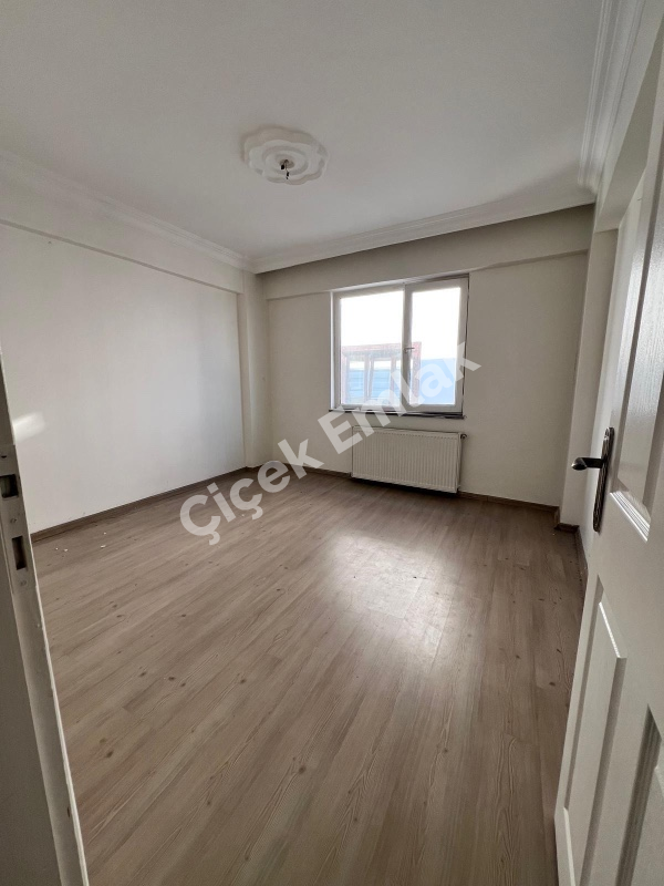 Çırçır Metro'ya 3 Dk 2+1 & 4.Kat Toprak Tapulu Boş Satılık Daire